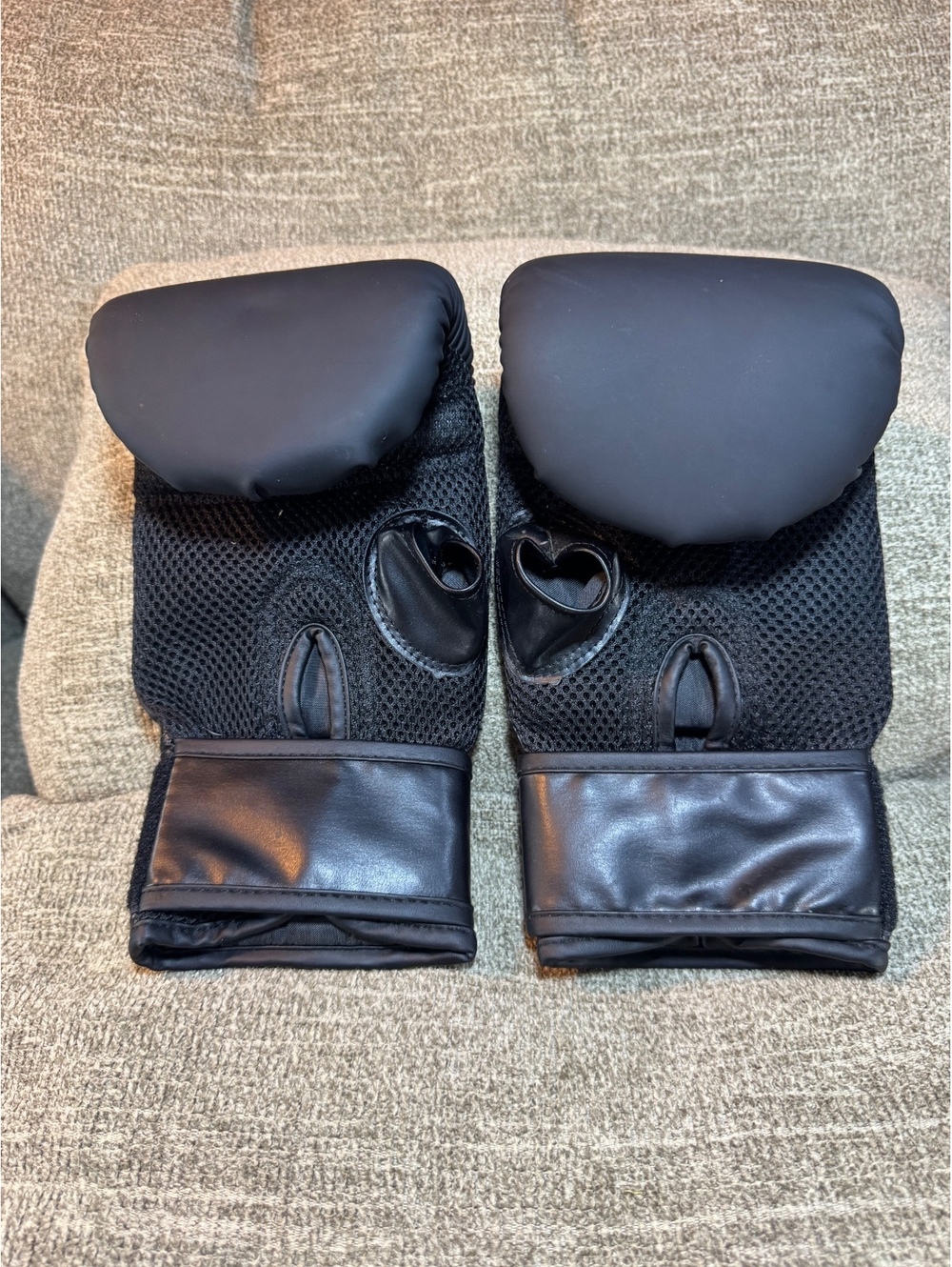 Everlast Elite Cardio Boxing Gloves Black & Gold L/XL